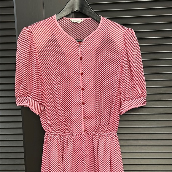 Adorable Vintage Coquette Striped Red and Pink Dress with Puff Sleeves, Size - Picture 3 of 16